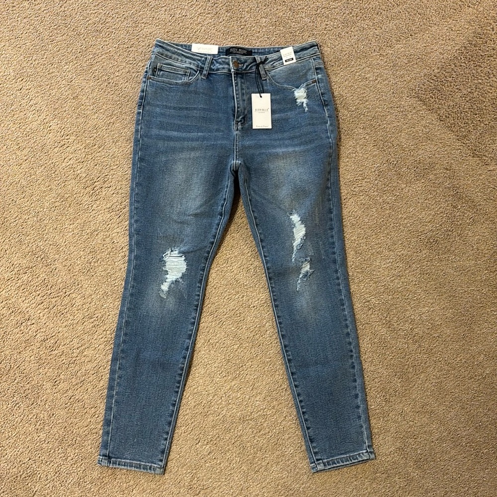 Judy Blue Distressed Skinny Jeans